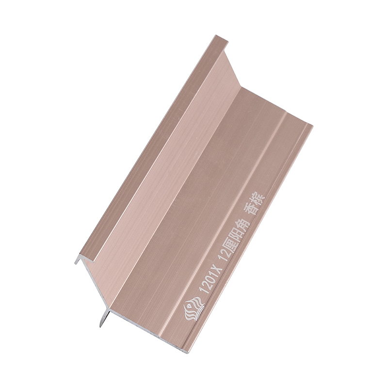 Aluminum Arrow Outside Corner Trim - Image 2