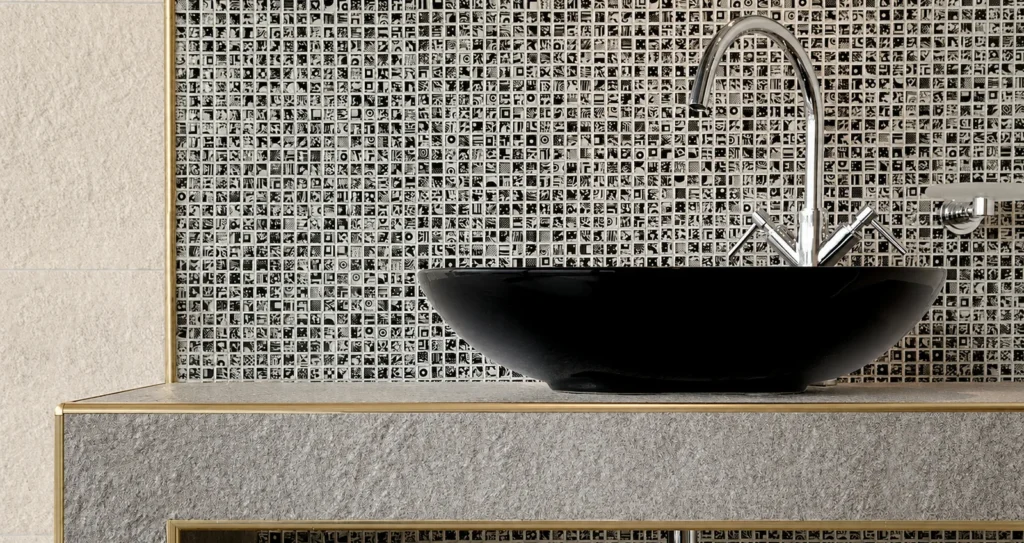 metal tile trim and ceramic tile trim compared for tiled edge finishing