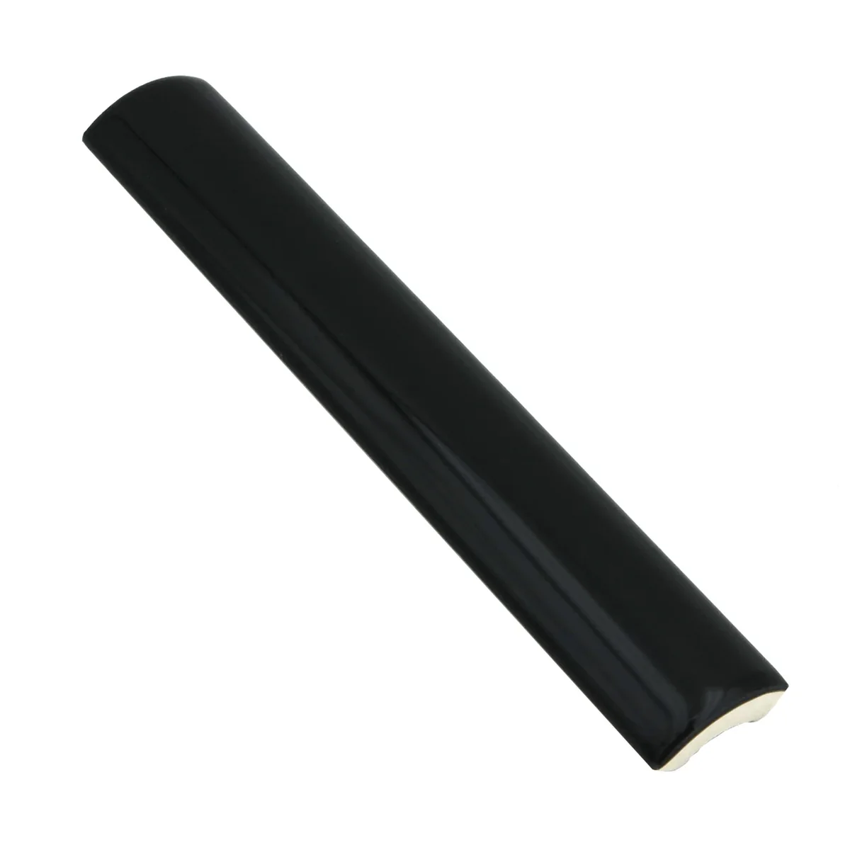Quarter-round ceramic profile for a tiled edge